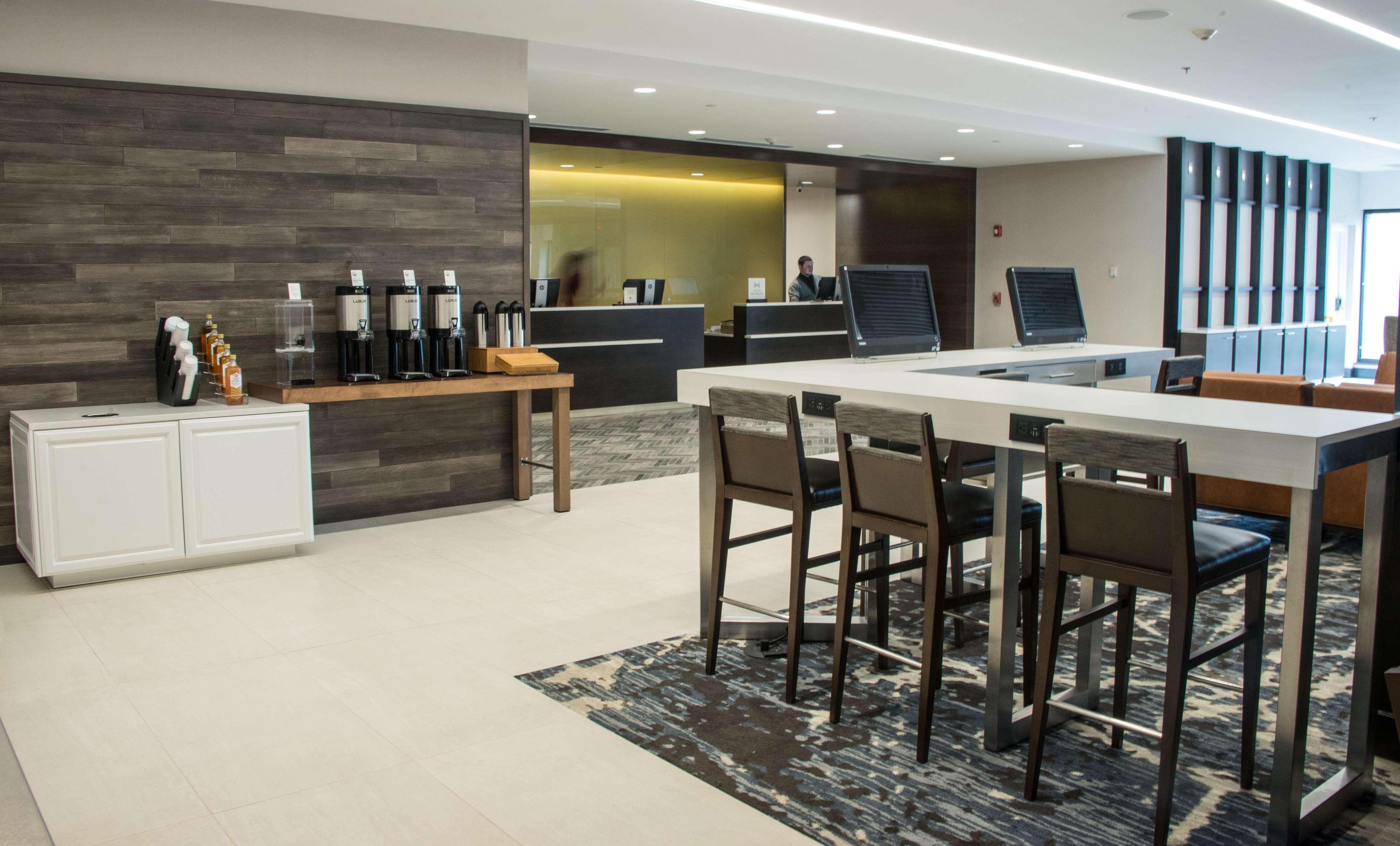 Doubletree By Hilton Syracuse Hotel East Syracuse