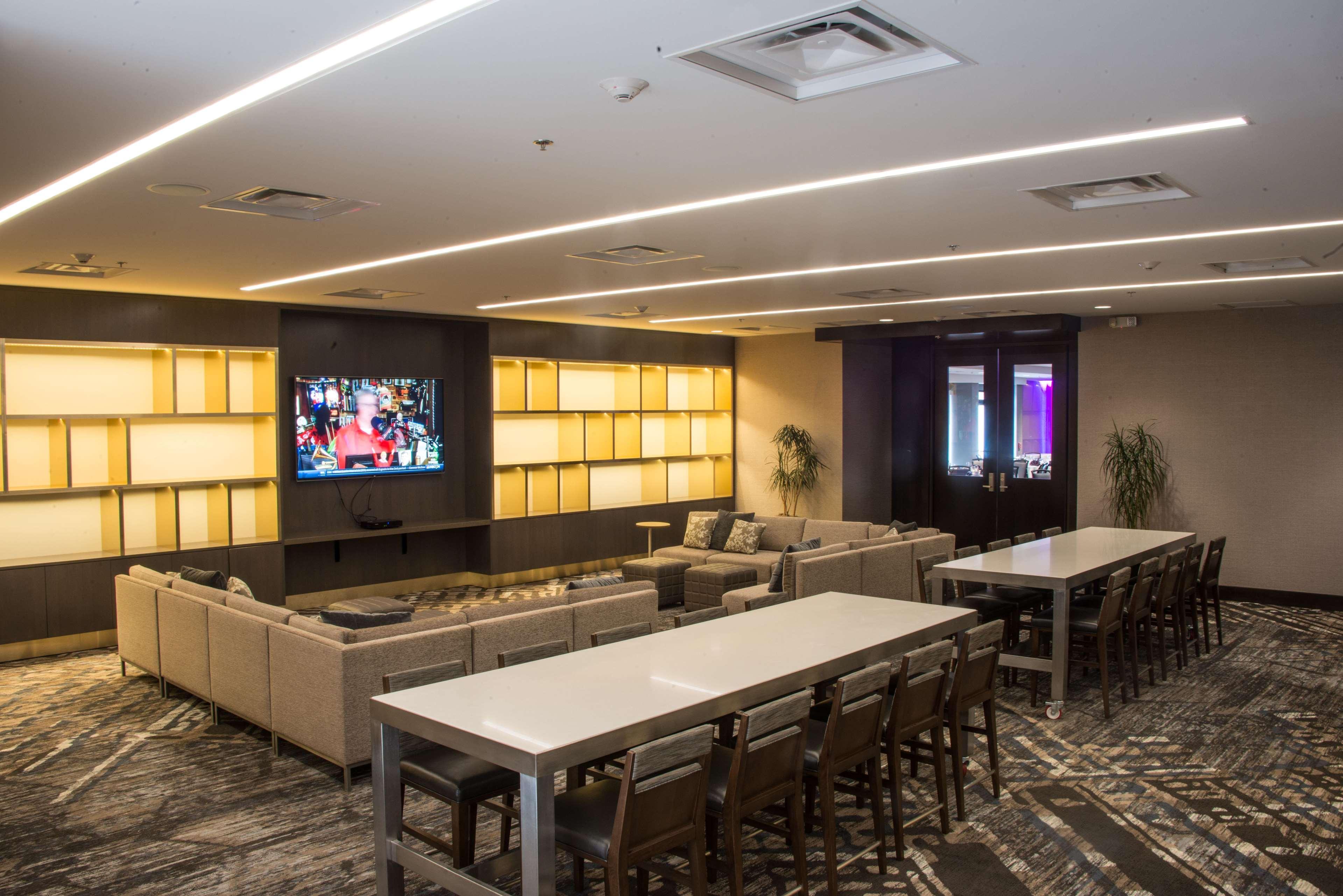 Doubletree By Hilton Syracuse