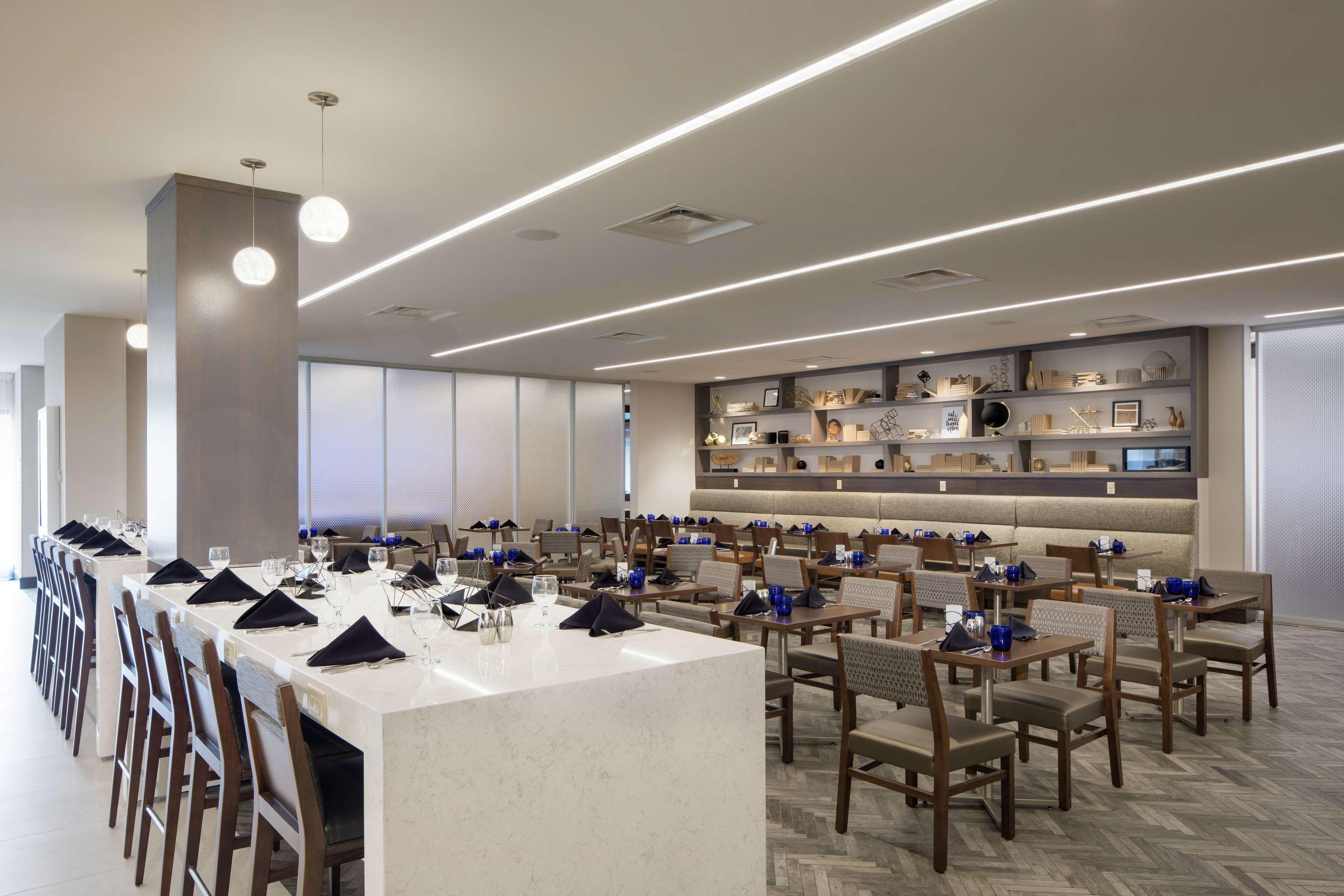 Doubletree By Hilton Syracuse East Syracuse
