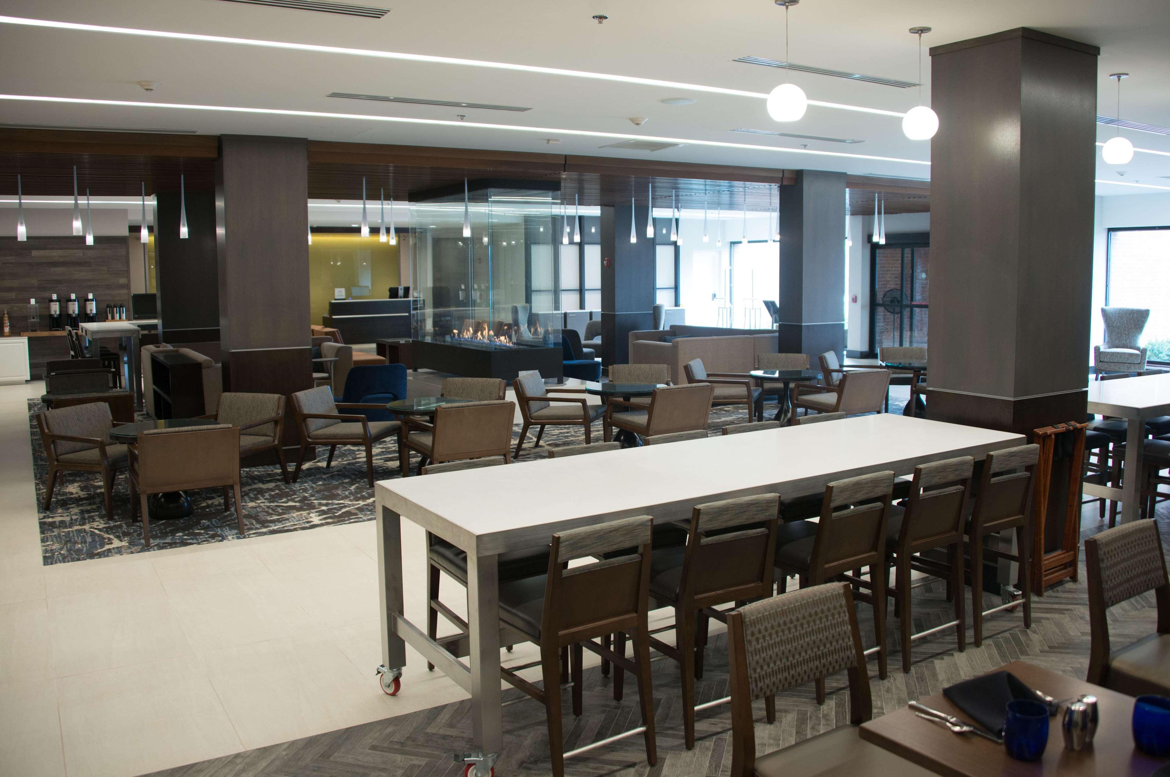 Doubletree By Hilton Syracuse