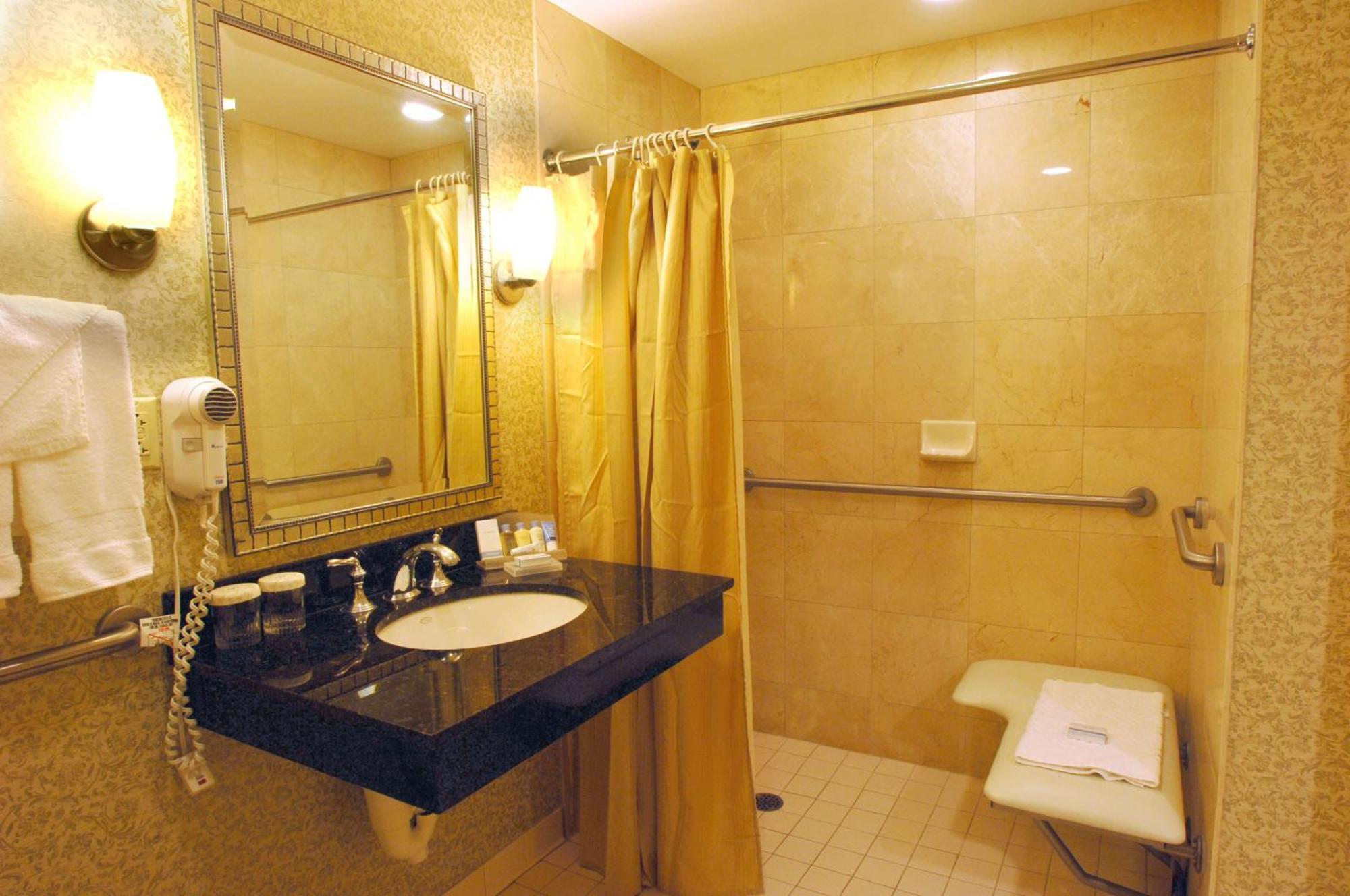 Hotel Doubletree By Hilton Syracuse 4*