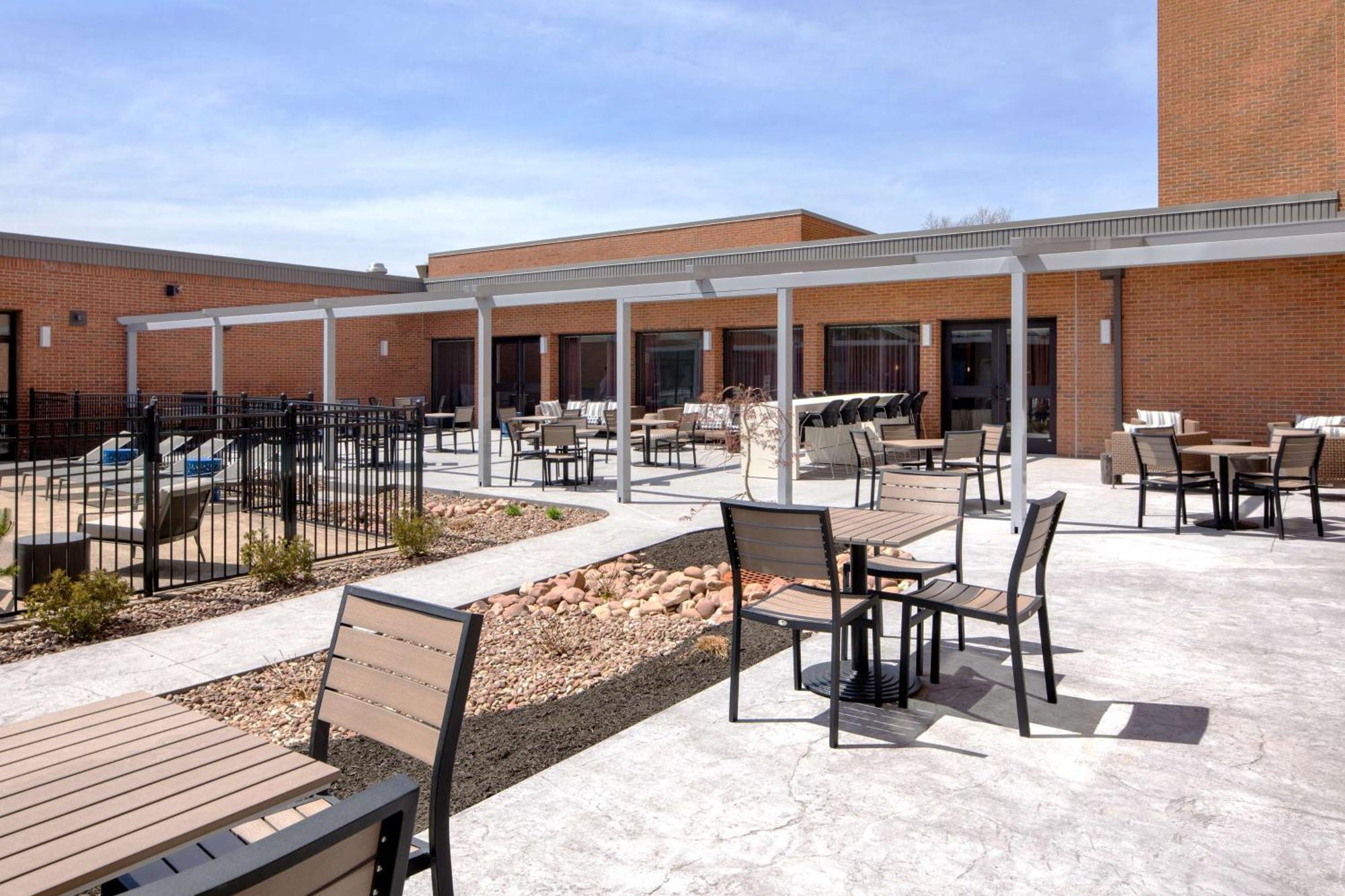 Doubletree By Hilton Syracuse Hotel East Syracuse