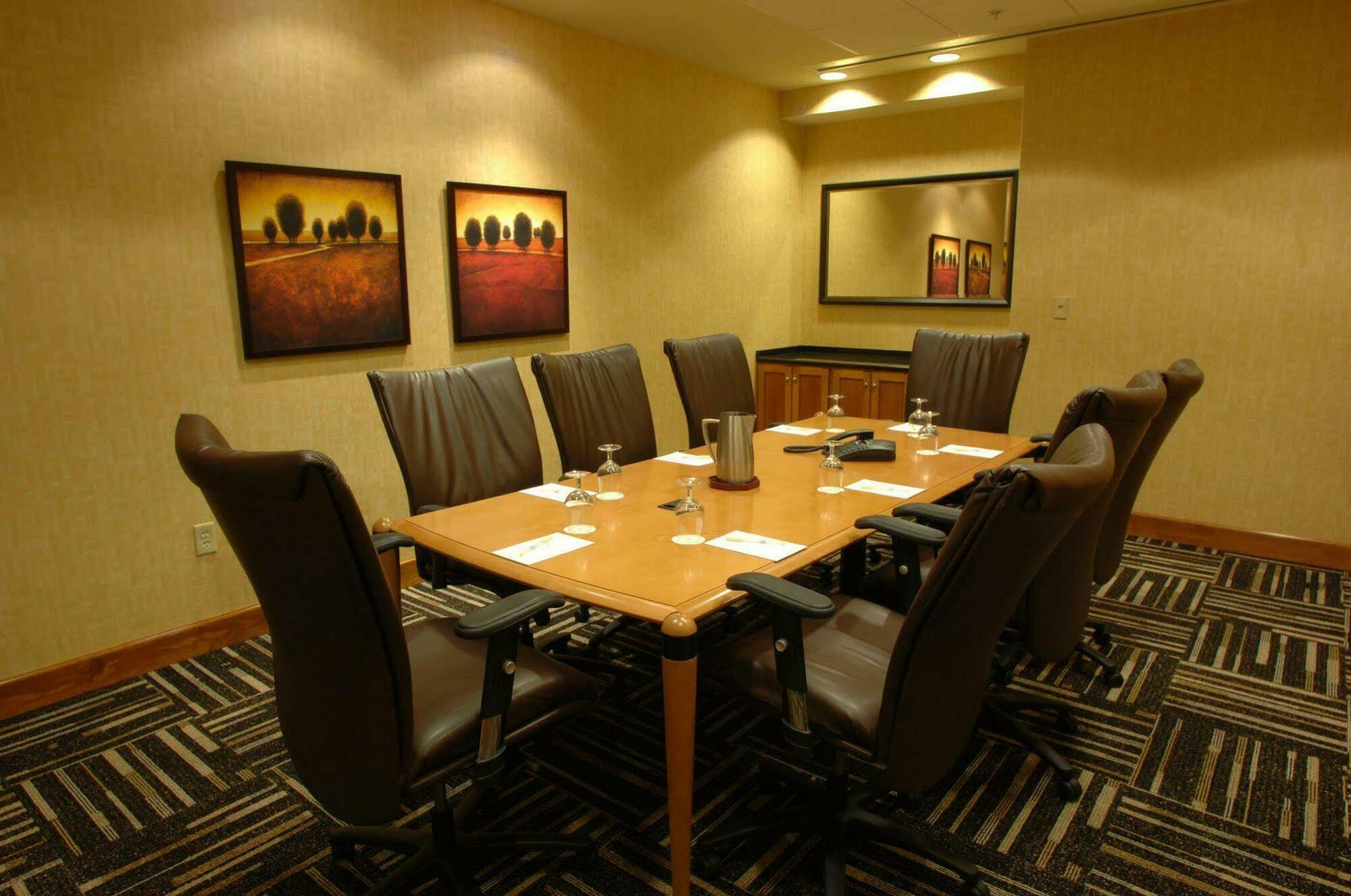 Doubletree By Hilton Syracuse Hotel East Syracuse